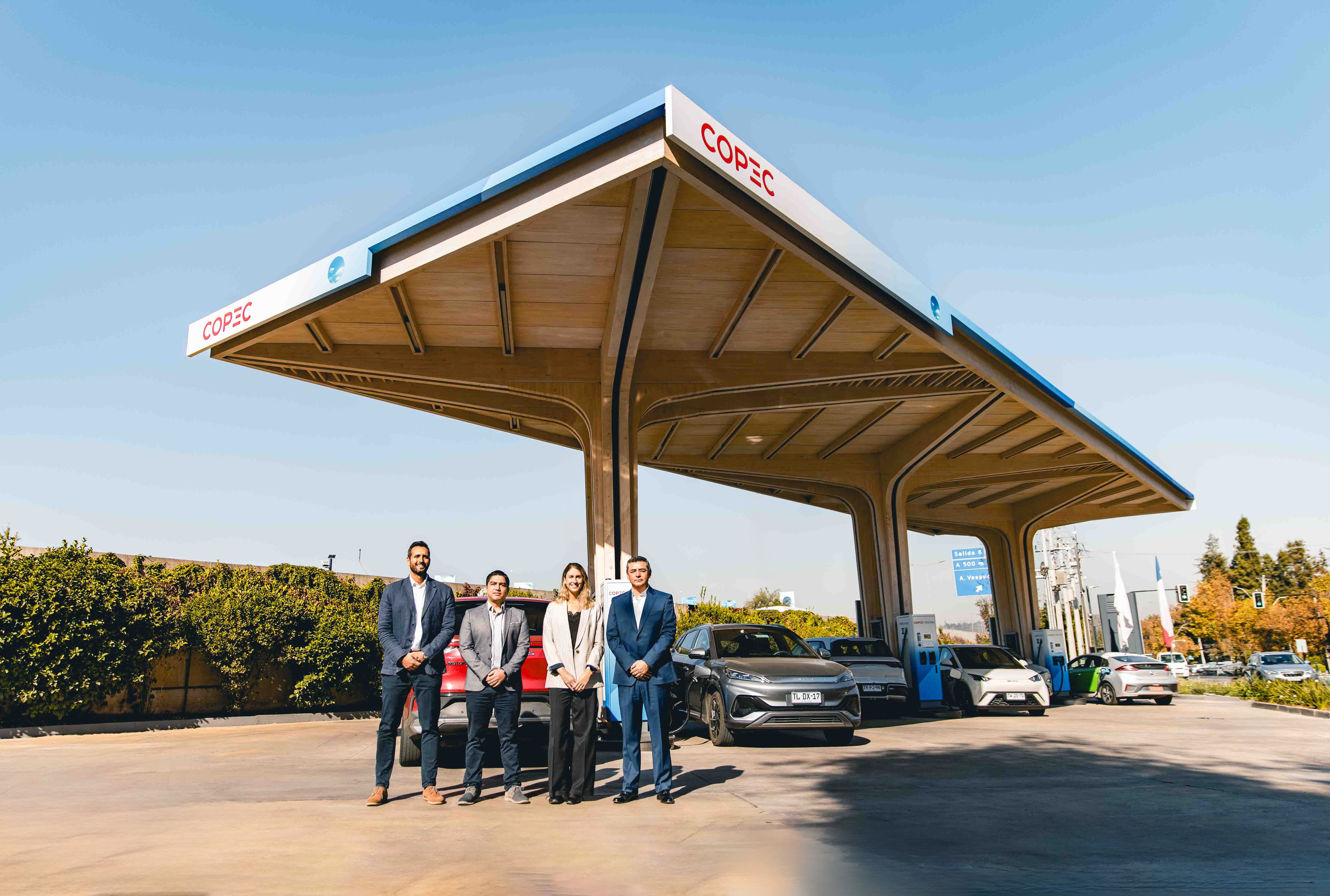 Copec Voltex y Full Garantía sellan alianza para fortalecer la electromovilidad en Chile